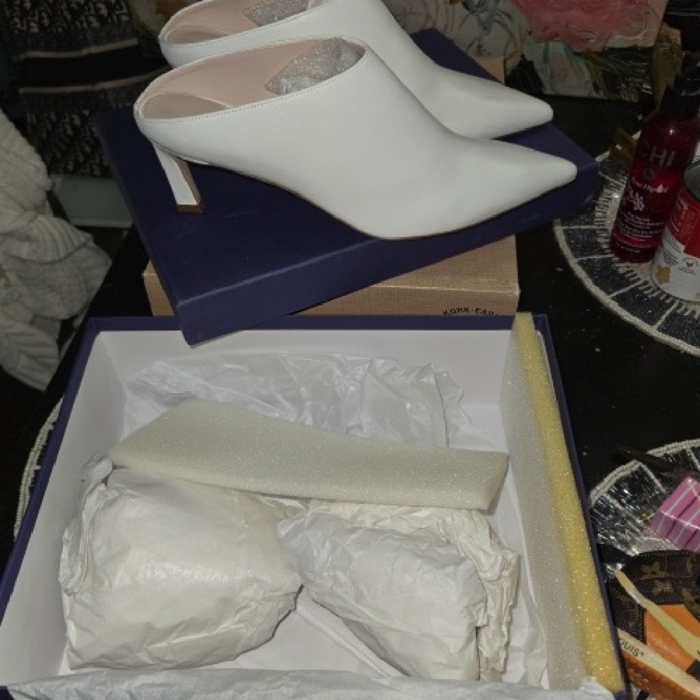 Stuart Weitzman White MIRA Mules - Picture 6 of 7